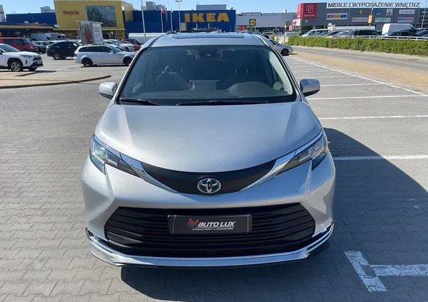 Toyota Sienna cena 209400 przebieg: 16990, rok produkcji 2021 z Narol małe 436